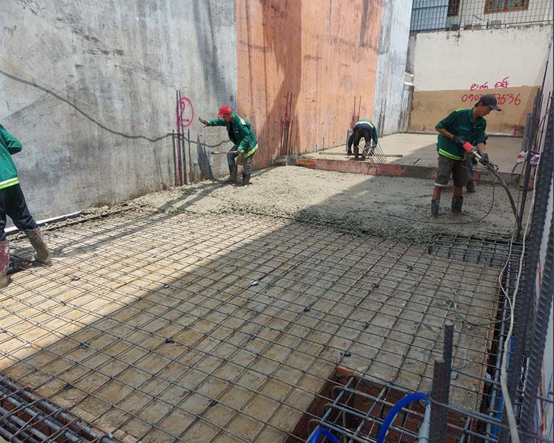 Công nhân Minh Bảo thi công xây nhà trọn gói Bến Tre