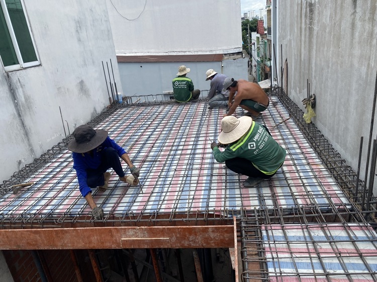 Công tác làm thép chuẩn bị đổ bê tông các tầng