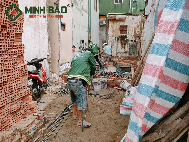 Công nhân Minh Bảo xây nhà trọn gói uy tín tại Long An
