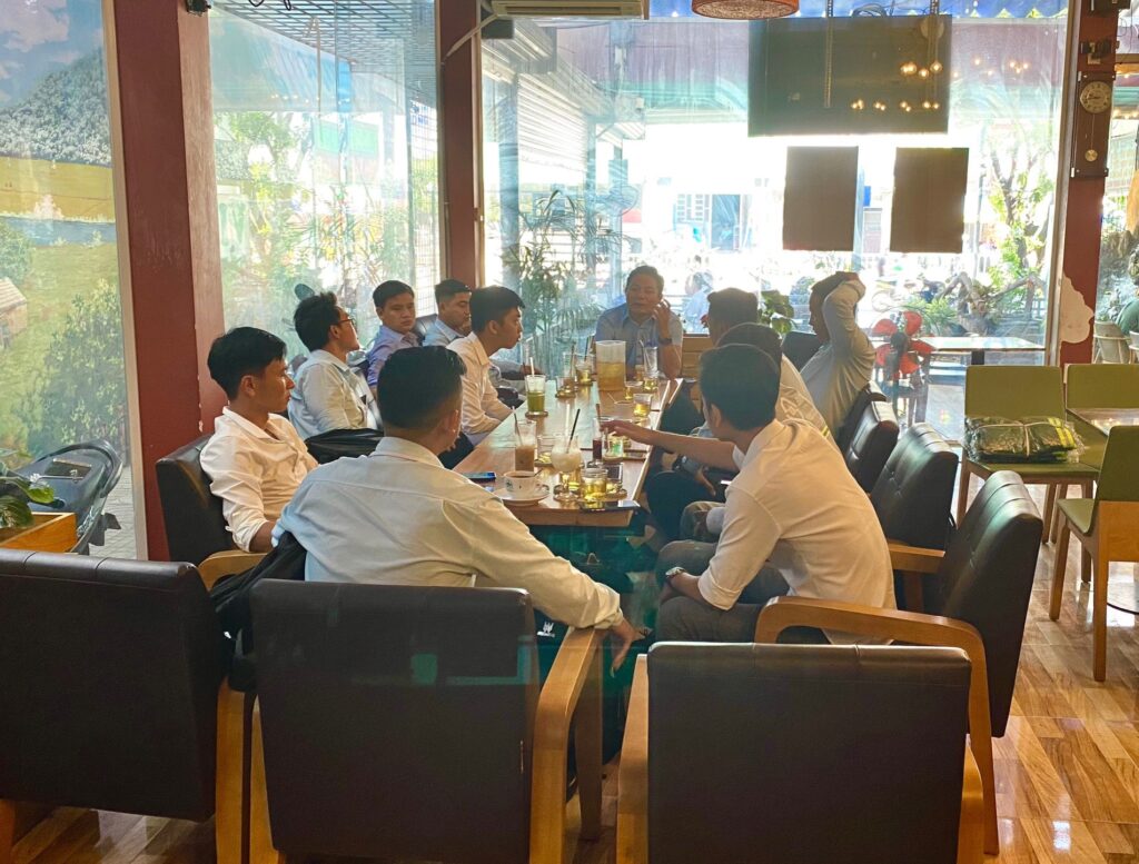 Họp nâng cao trình độ chuyên môn của Minh Bảo