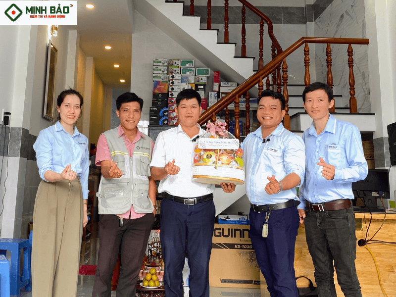Công ty sửa nhà thị xã Vĩnh An Đồng Nai - Minh Bảo bàn giao nhà cho gia chủ sau khi hoàn thành công việc sửa chữa