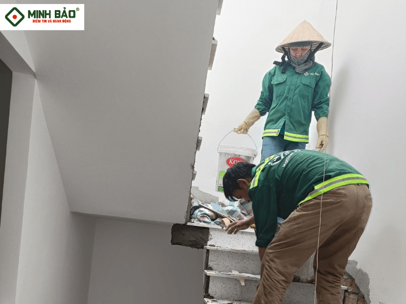 Sửa lại cầu thang đã xuống cấp - Thầu sửa nhà huyện Côn Đảo Vũng Tàu