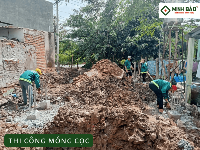 Công nhân Minh Bảo thi công móng cọc trong dự án xây nhà trọn gói huyện Xuyên Mộc 