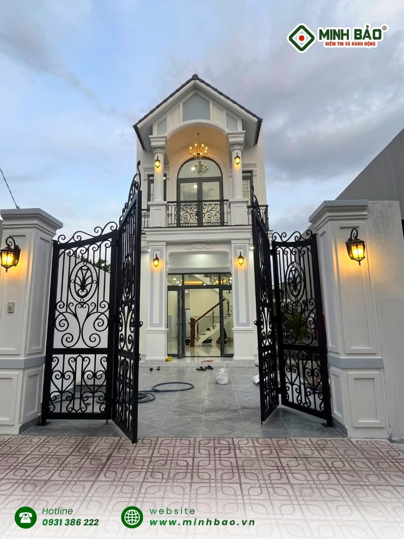 Nhà 1 trệt 1 lầu mái thái mặt tiền