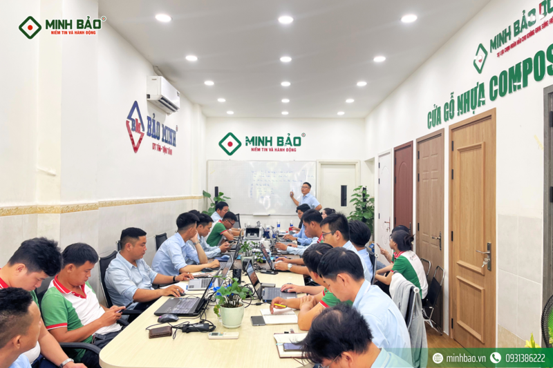 Buổi họp tổng kết 6 tháng đầu năm 2025