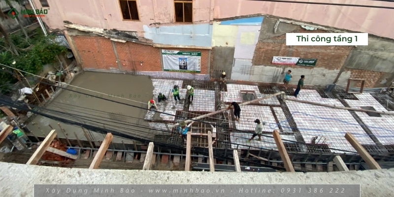 Đổ bê tông móng tầng 1