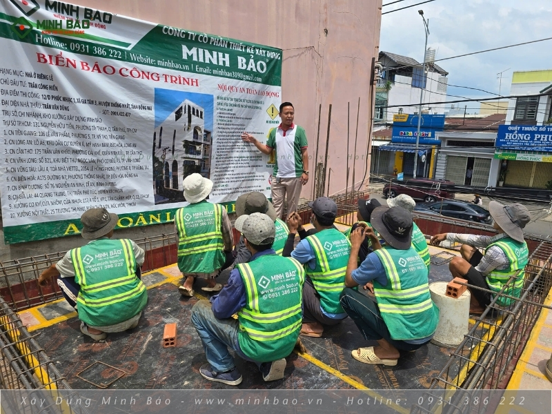 Họp an toàn định kỳ