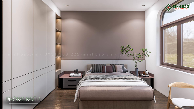 Phòng ngủ thứ 2 nằm trên tầng, có cửa sổ nhìn ra sân sau