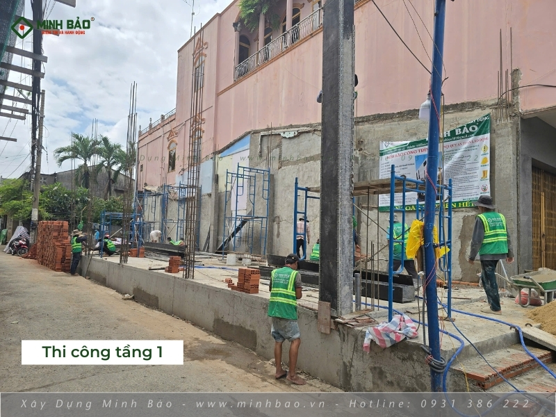 Thi công cột tầng 1