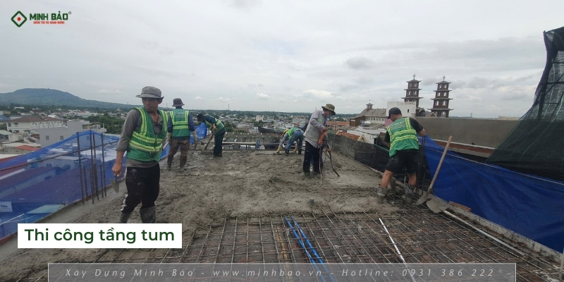 Thi công tầng tum