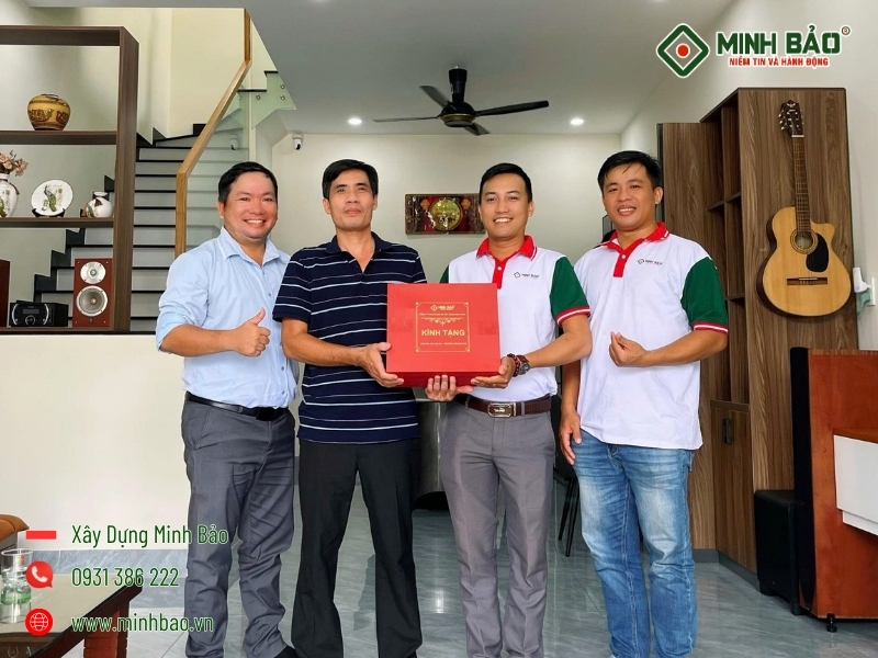 Minh Bảo bàn giao nhà sau khi xây dựng