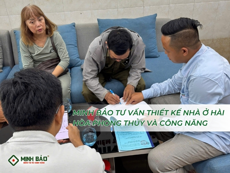 Kỹ sư Minh Bảo tư vấn khách hàng